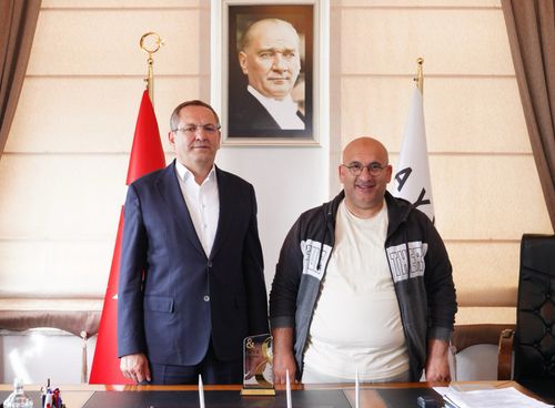 Başkan Geçgel, Ayvalık Belediye Başkanını ziyaret etti