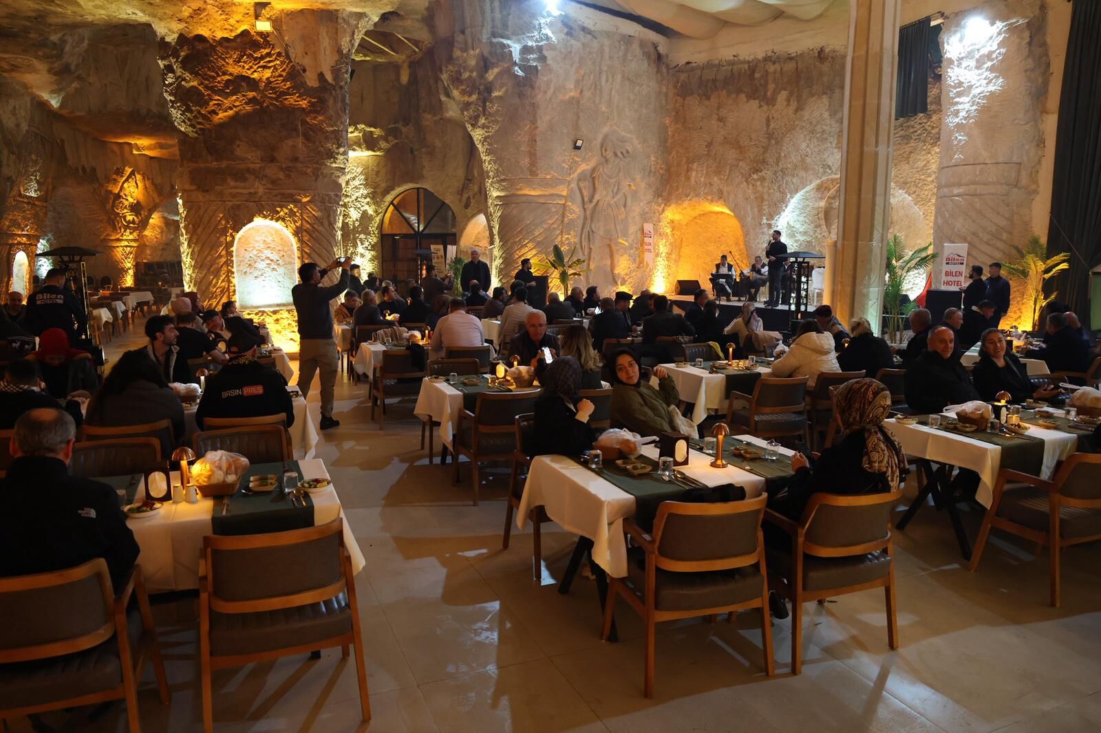 857F9B12 8B9F 4C3B 9Bb3 185946E85D2A